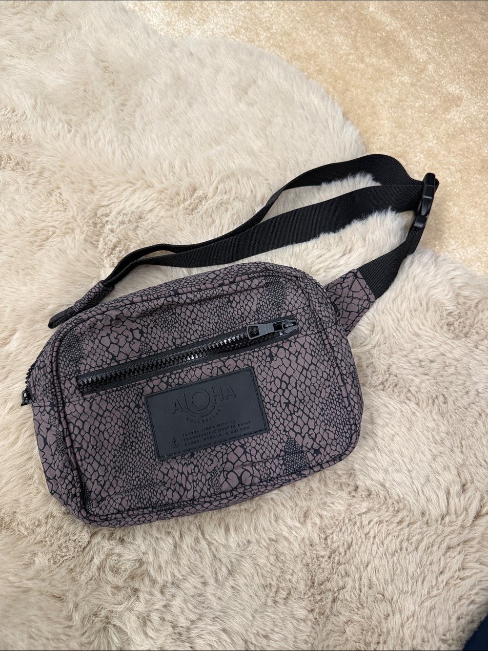 ALOHAS Textured Black/Brown Crossbody Sling Bag